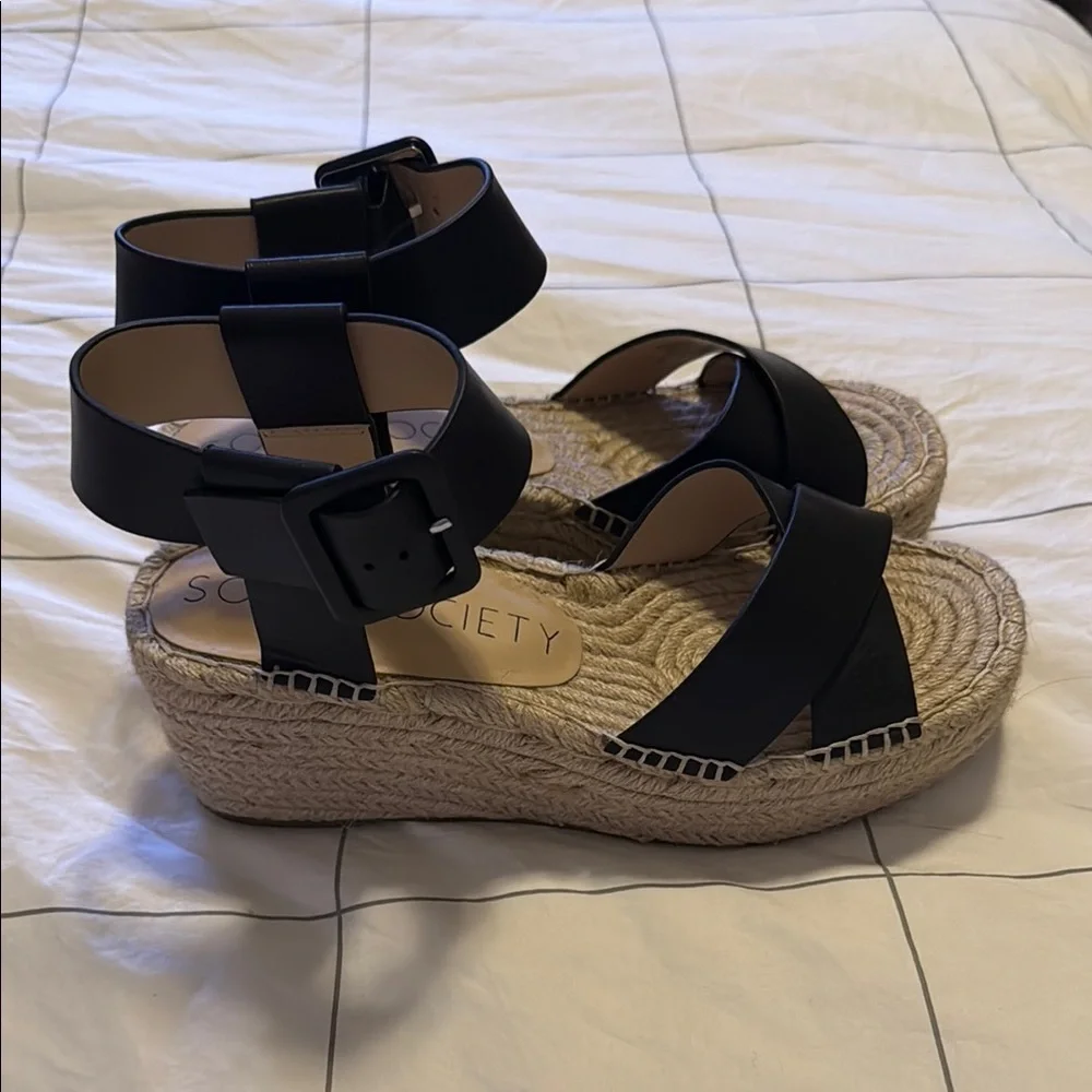 Sole‎ Society Black and Cream Espadrille Size 8